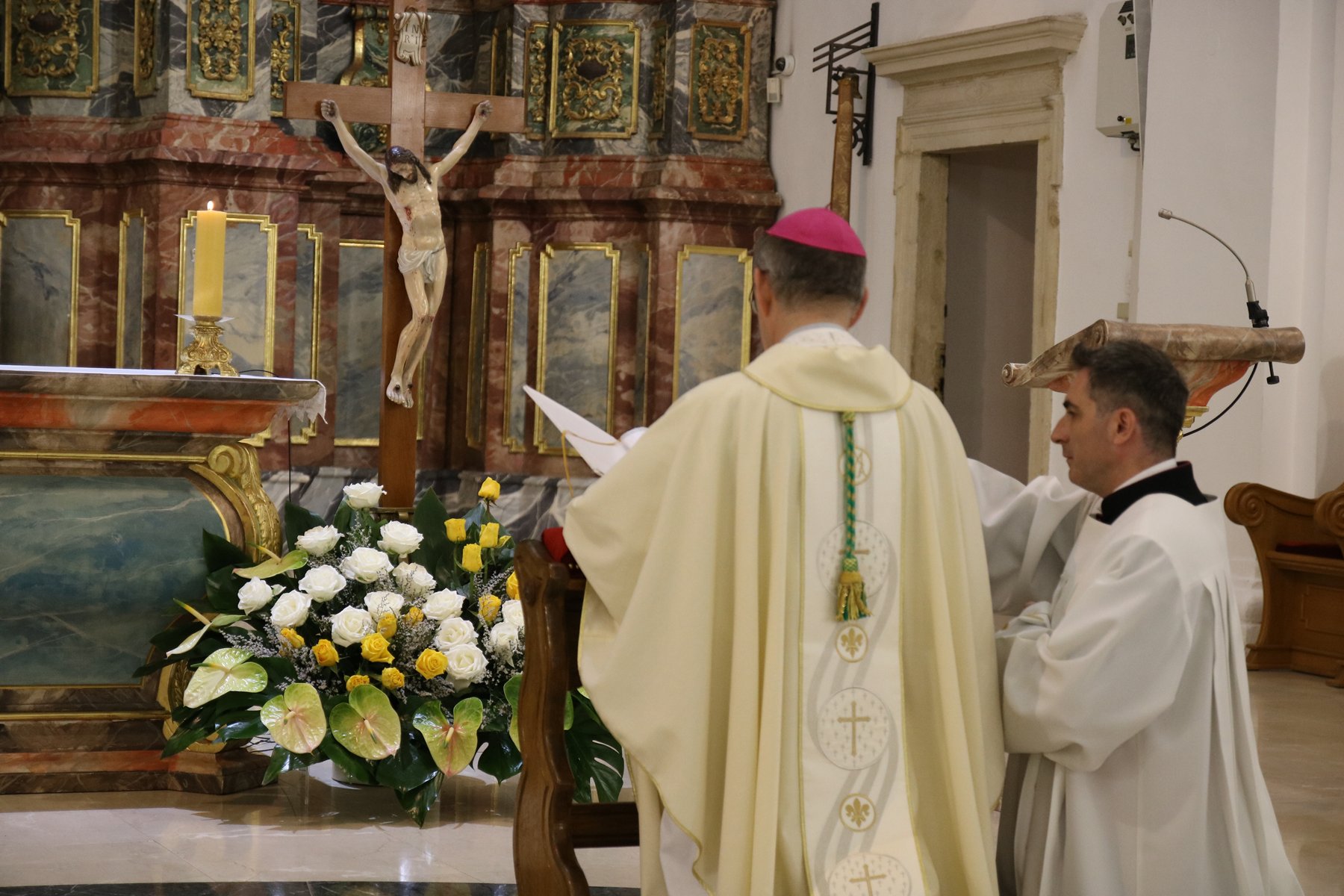 Čin posvete hrvatskoga naroda i domovine Presvetomu Srcu Isusovu u varaždinskoj katedrali